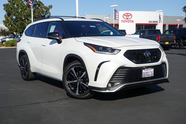 used 2021 Toyota Highlander car, priced at $38,000