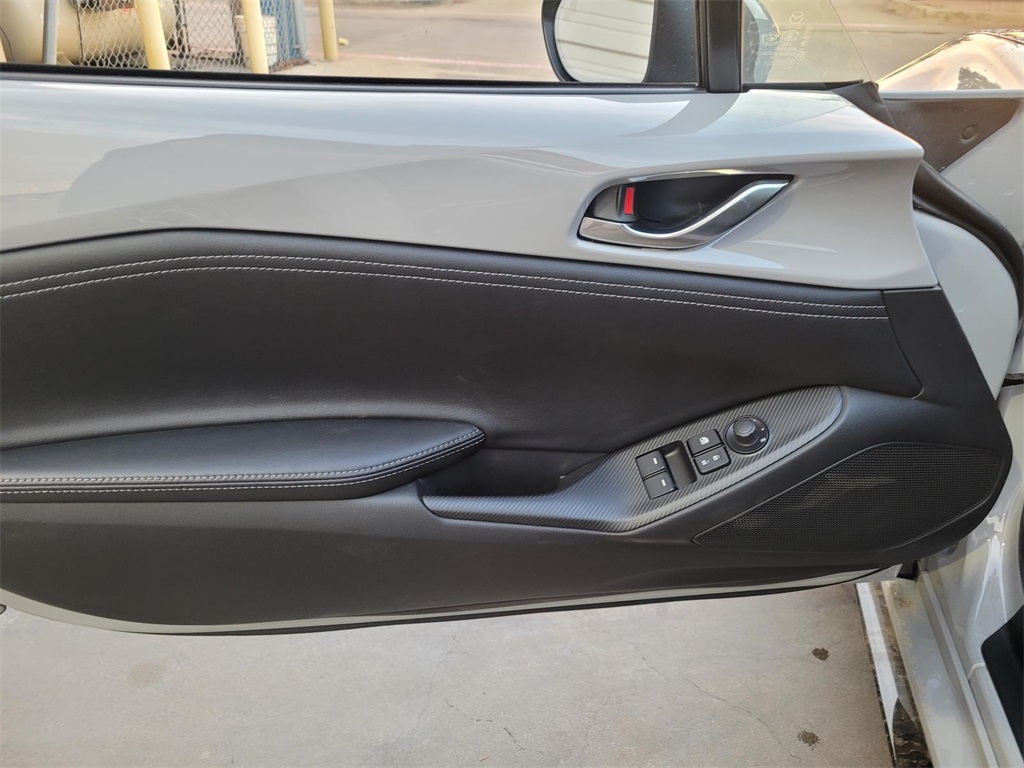 new 2025 Mazda MX-5 Miata RF car, priced at $39,699