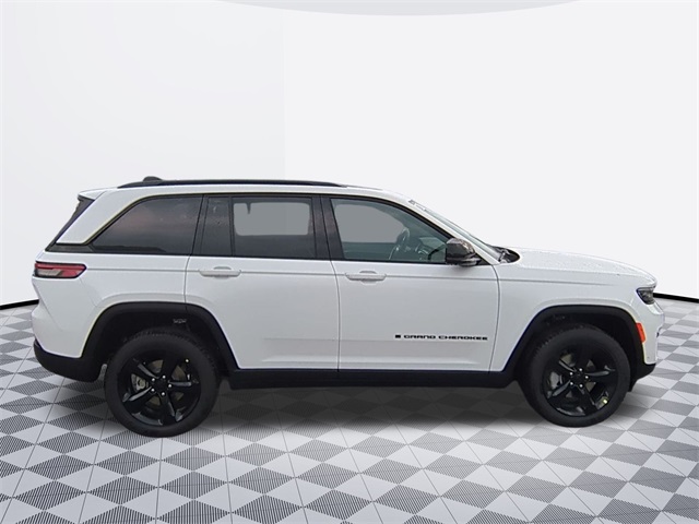 new 2025 Jeep Grand Cherokee car, priced at $49,856
