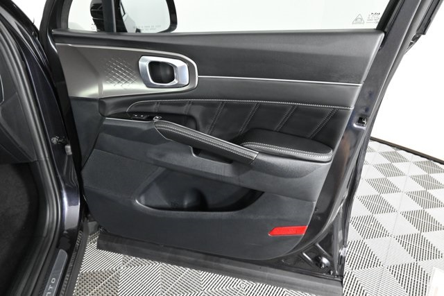 new 2025 Kia Sorento car, priced at $40,872