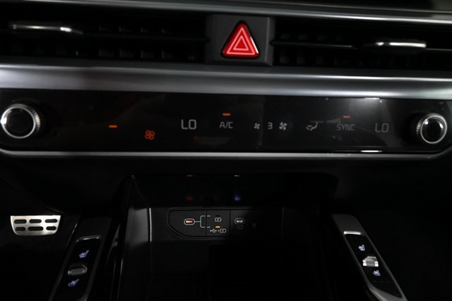 new 2025 Kia Sorento car, priced at $40,872