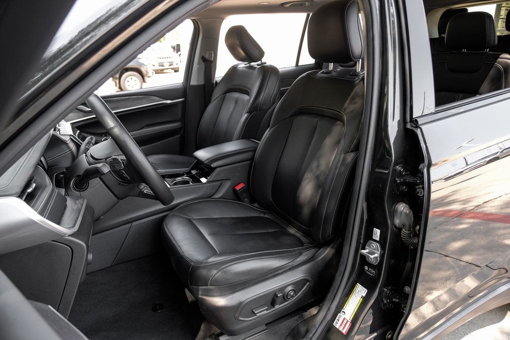 used 2022 Jeep Grand Cherokee L car, priced at $29,206