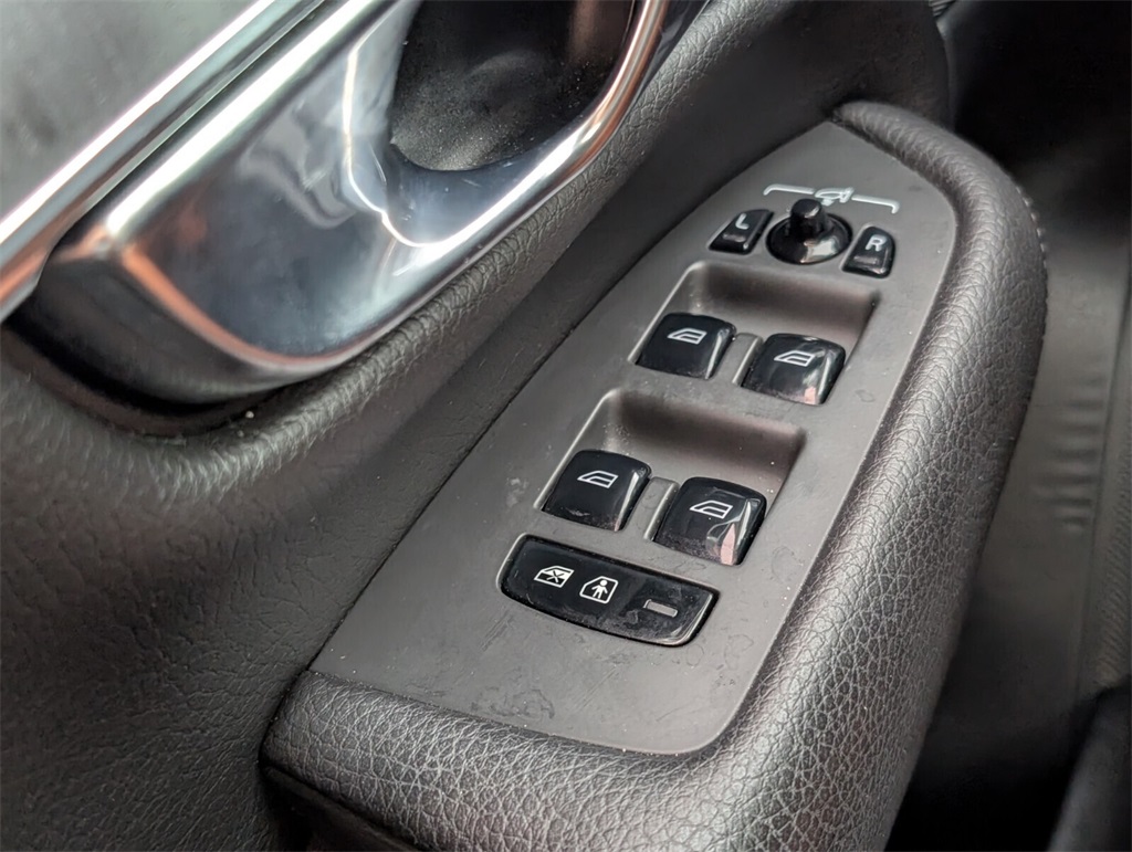 used 2020 Volvo XC90 car, priced at $24,000