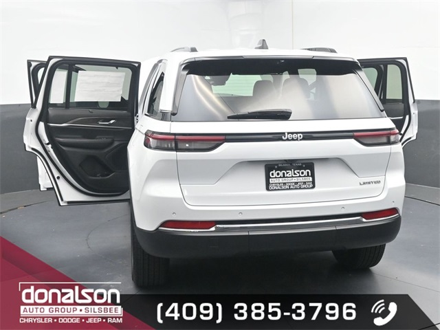 new 2025 Jeep Grand Cherokee car, priced at $46,721