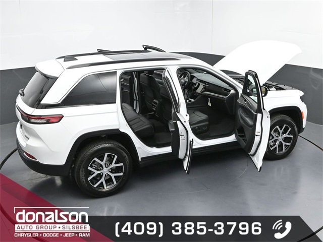 new 2025 Jeep Grand Cherokee car, priced at $46,721