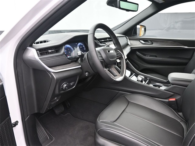 new 2025 Jeep Grand Cherokee car, priced at $46,721