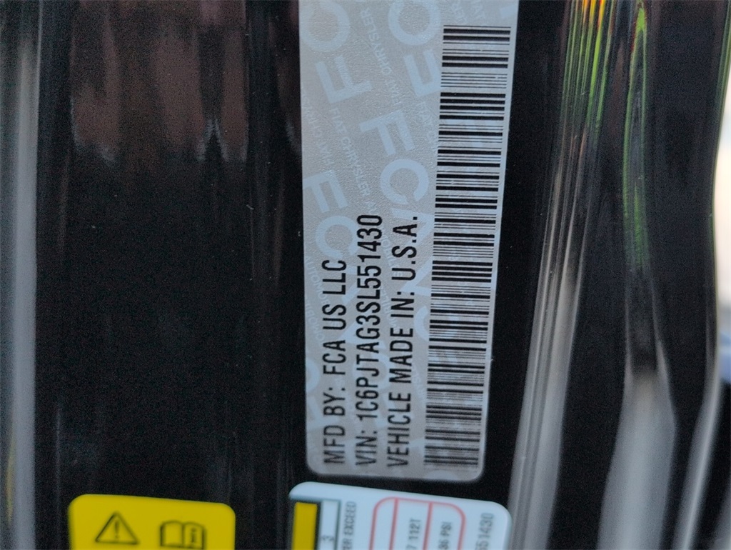 new 2025 Jeep Gladiator car, priced at $48,833