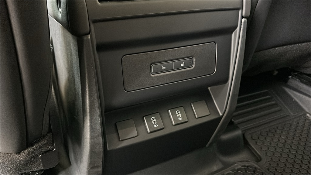 new 2026 Land Rover Defender 110 car, priced at $77,631