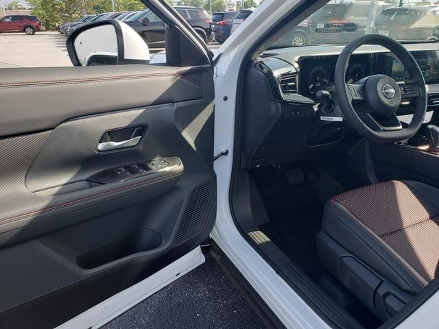 new 2025 Nissan Kicks car, priced at $30,622