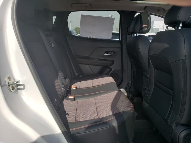 new 2025 Nissan Kicks car, priced at $30,622