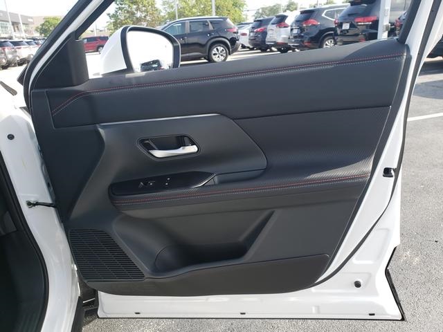 new 2025 Nissan Kicks car, priced at $30,622