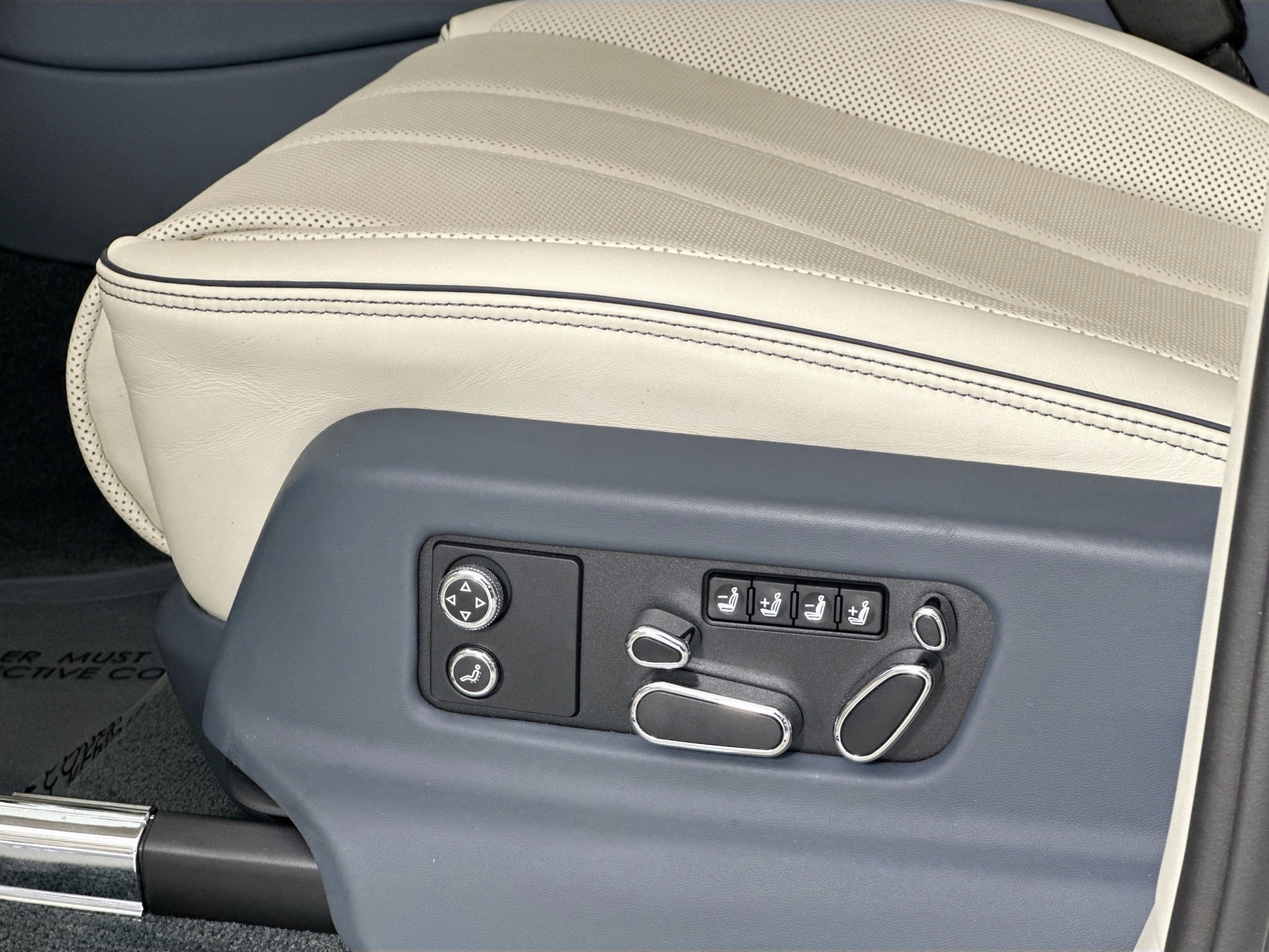 new 2025 Bentley Bentayga car