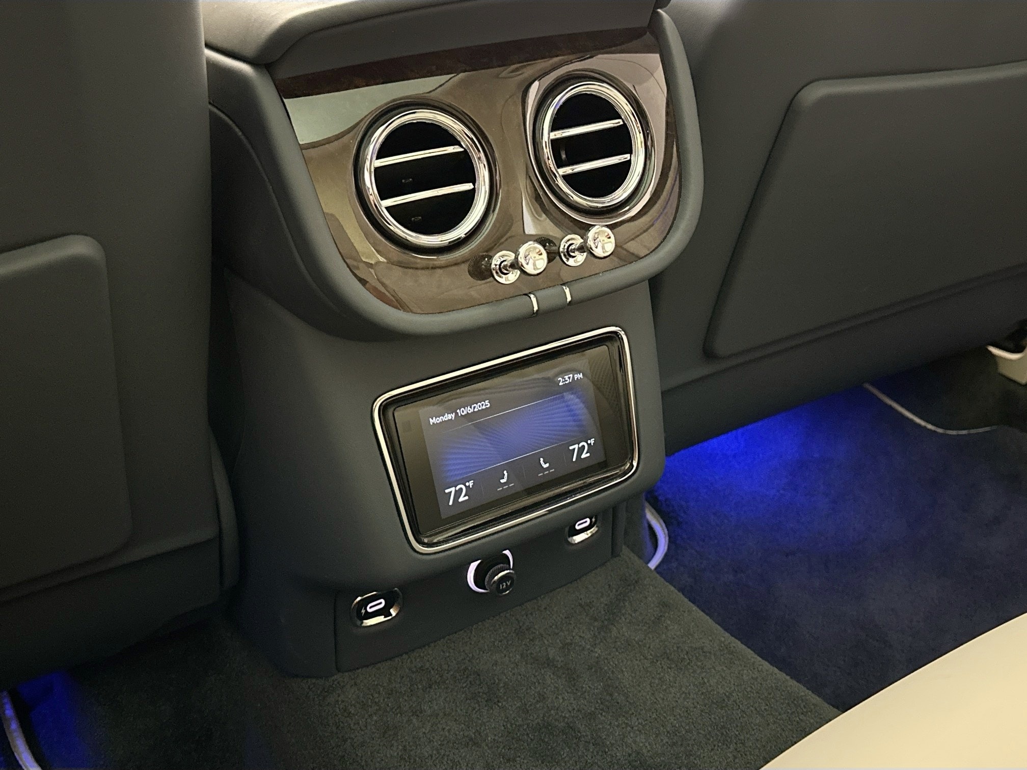 new 2025 Bentley Bentayga car