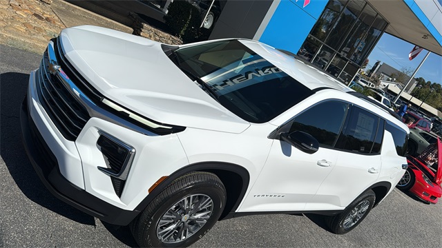 new 2026 Chevrolet Traverse car, priced at $43,120