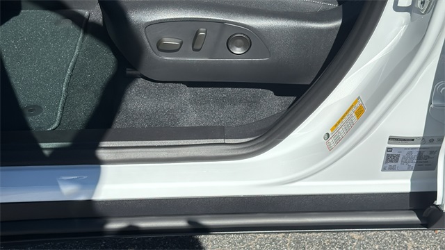 new 2026 Chevrolet Traverse car, priced at $43,120