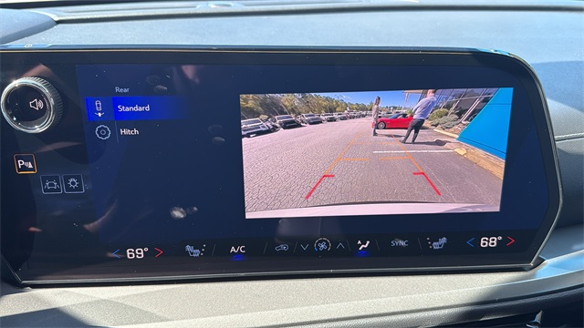 new 2026 Chevrolet Traverse car, priced at $43,120