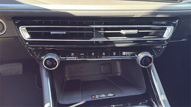 new 2026 Chevrolet Traverse car, priced at $43,120