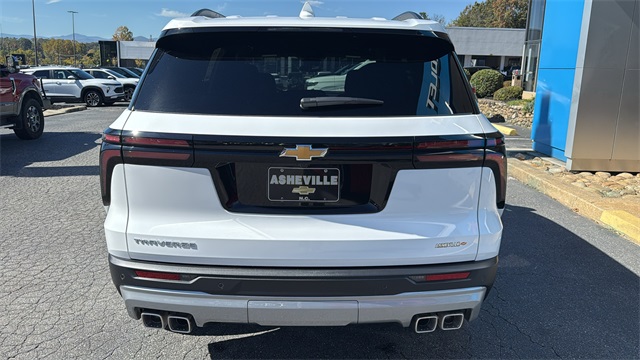 new 2026 Chevrolet Traverse car, priced at $43,120