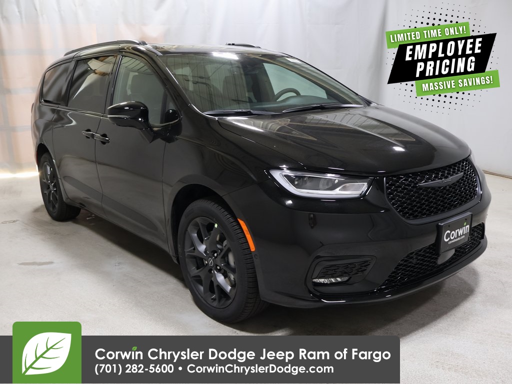 new 2025 Chrysler Pacifica car, priced at $52,364