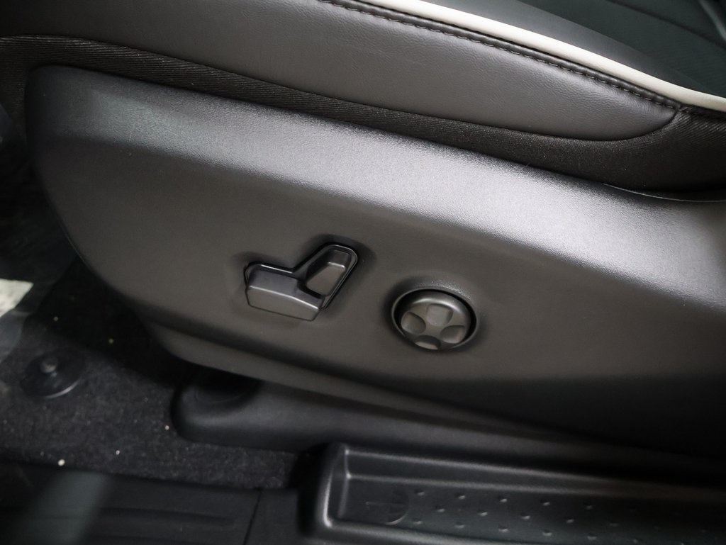 new 2025 Chrysler Pacifica car, priced at $52,364