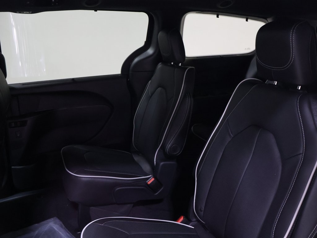 new 2025 Chrysler Pacifica car, priced at $52,364