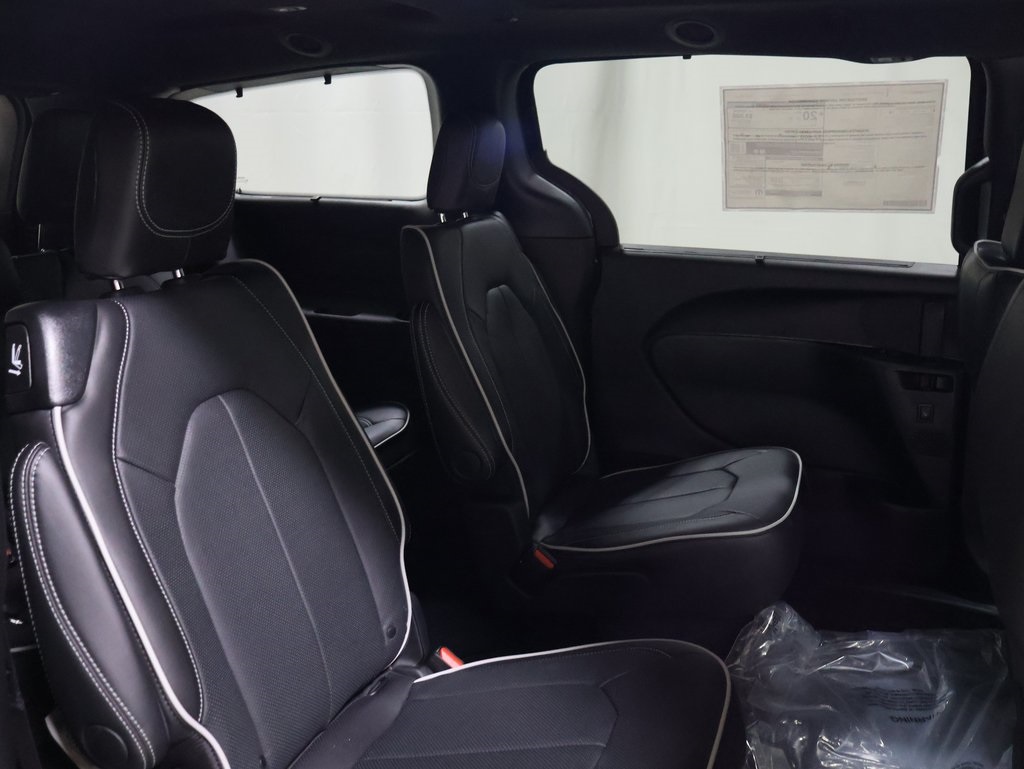 new 2025 Chrysler Pacifica car, priced at $52,364