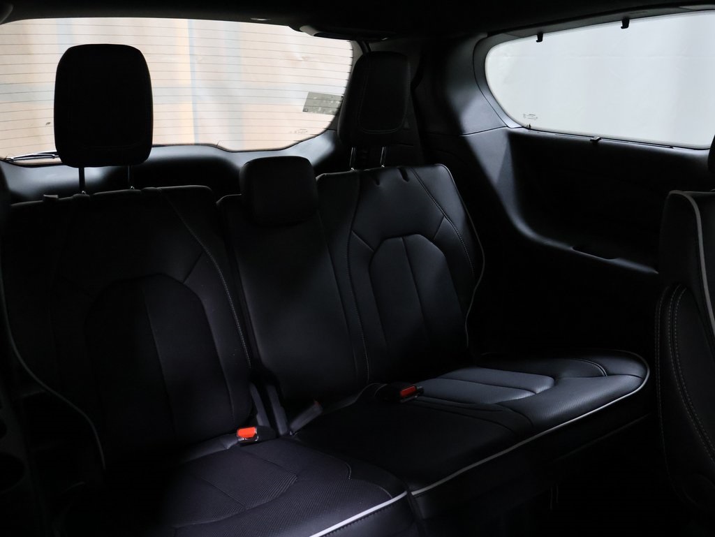 new 2025 Chrysler Pacifica car, priced at $52,364