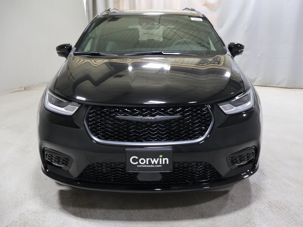 new 2025 Chrysler Pacifica car, priced at $52,364