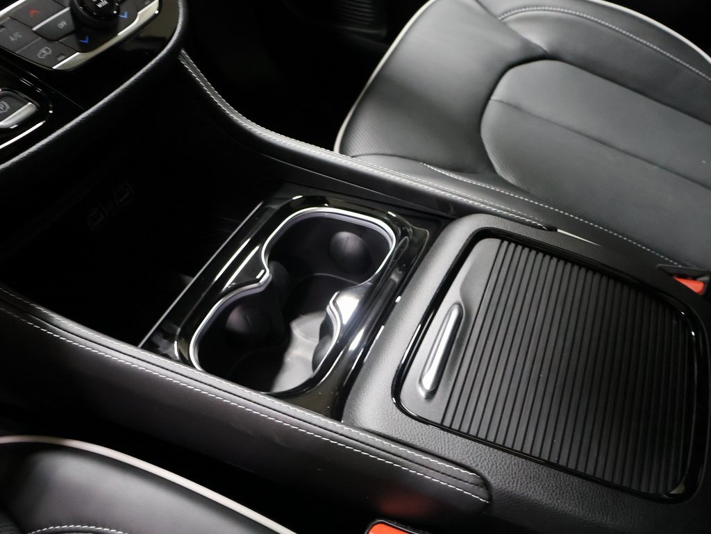 new 2025 Chrysler Pacifica car, priced at $52,364