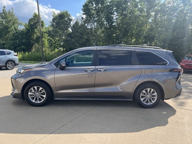 used 2024 Toyota Sienna car, priced at $45,903