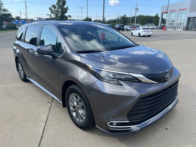 used 2024 Toyota Sienna car, priced at $45,903