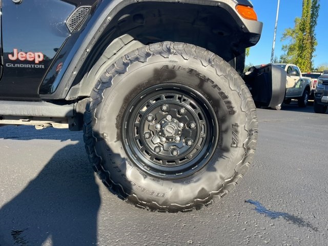 used 2022 Jeep Gladiator car, priced at $33,983