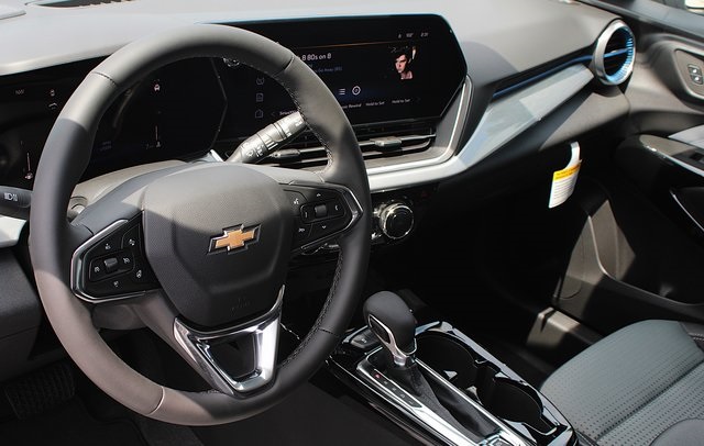 new 2025 Chevrolet Trax car, priced at $25,485