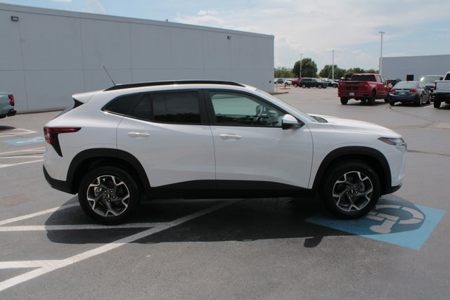 new 2025 Chevrolet Trax car, priced at $25,485