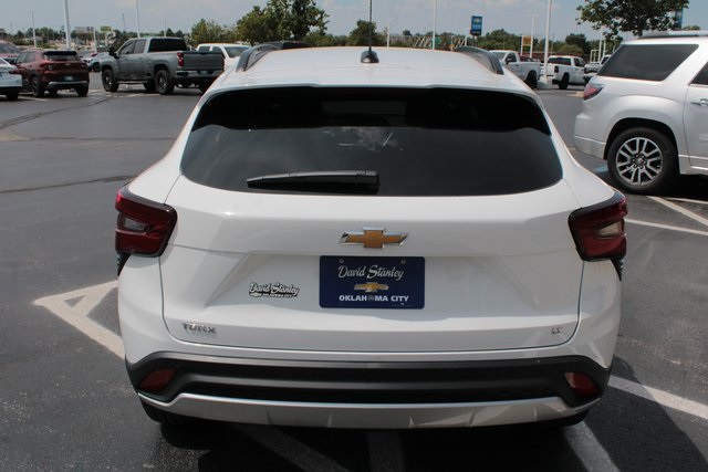 new 2025 Chevrolet Trax car, priced at $25,485