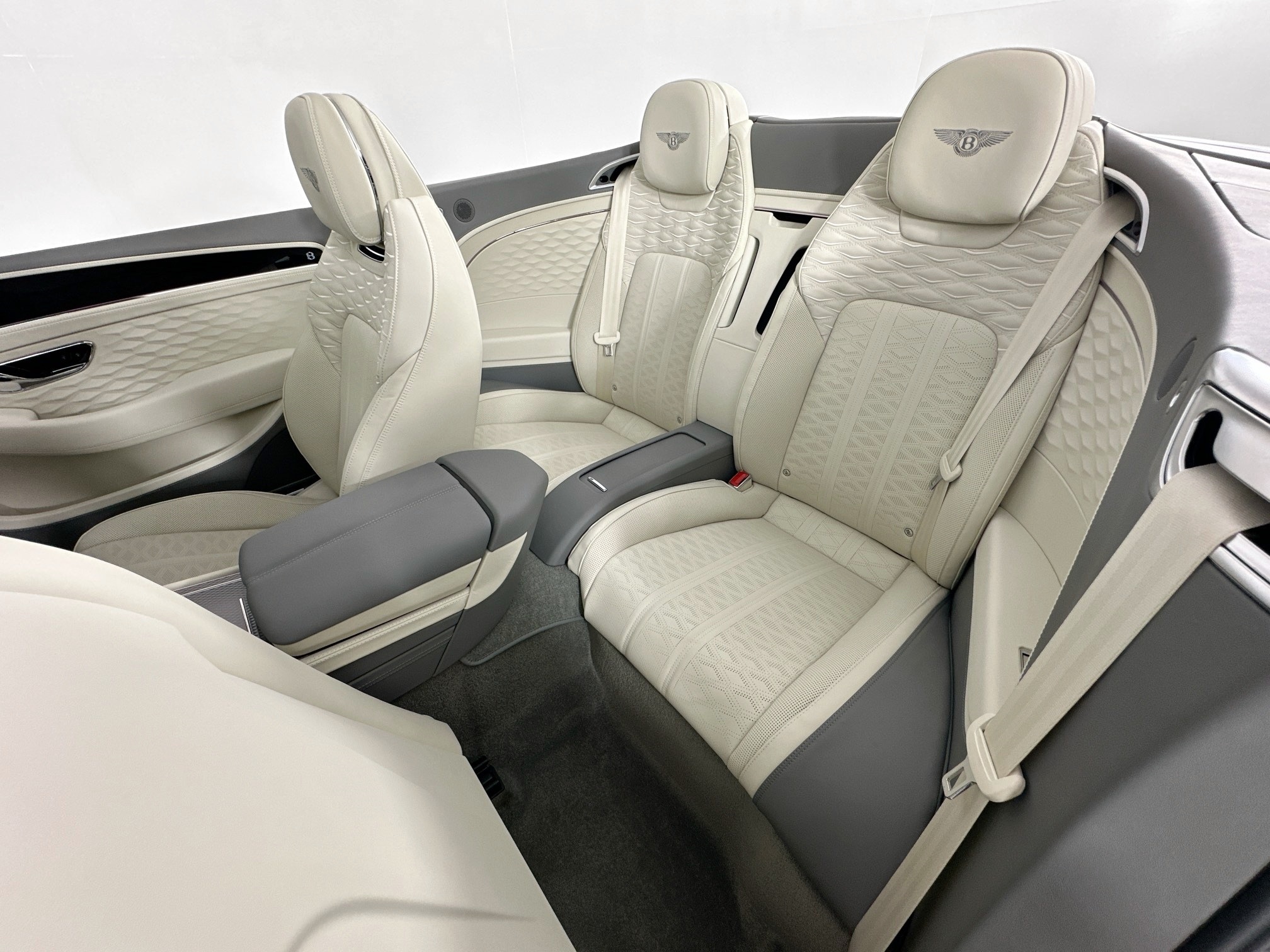 new 2025 Bentley Continental GTC car