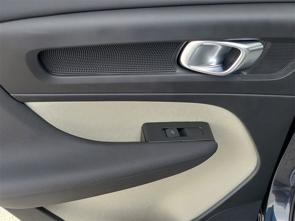 new 2026 Volvo XC40 car, priced at $44,710