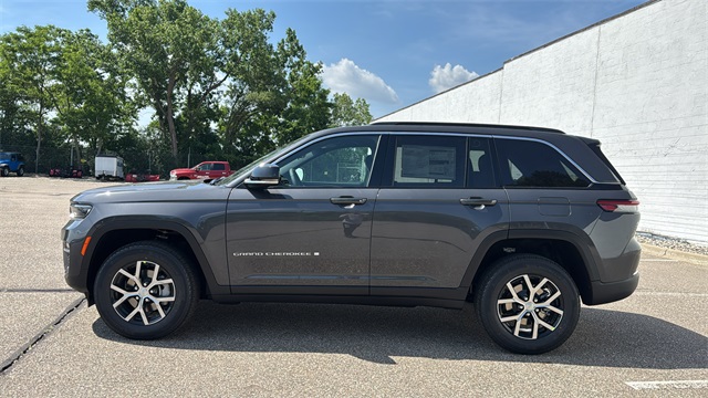 new 2025 Jeep Grand Cherokee car, priced at $46,275