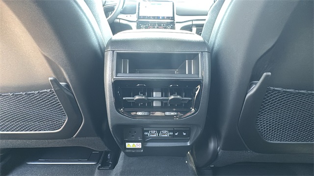 new 2025 Jeep Grand Cherokee car, priced at $46,275