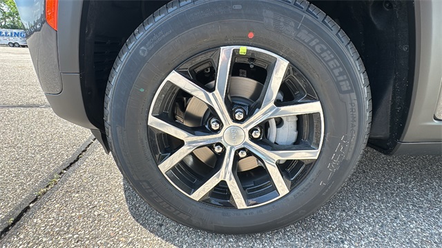 new 2025 Jeep Grand Cherokee car, priced at $46,275