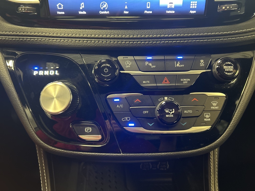 used 2025 Chrysler Pacifica car, priced at $39,387