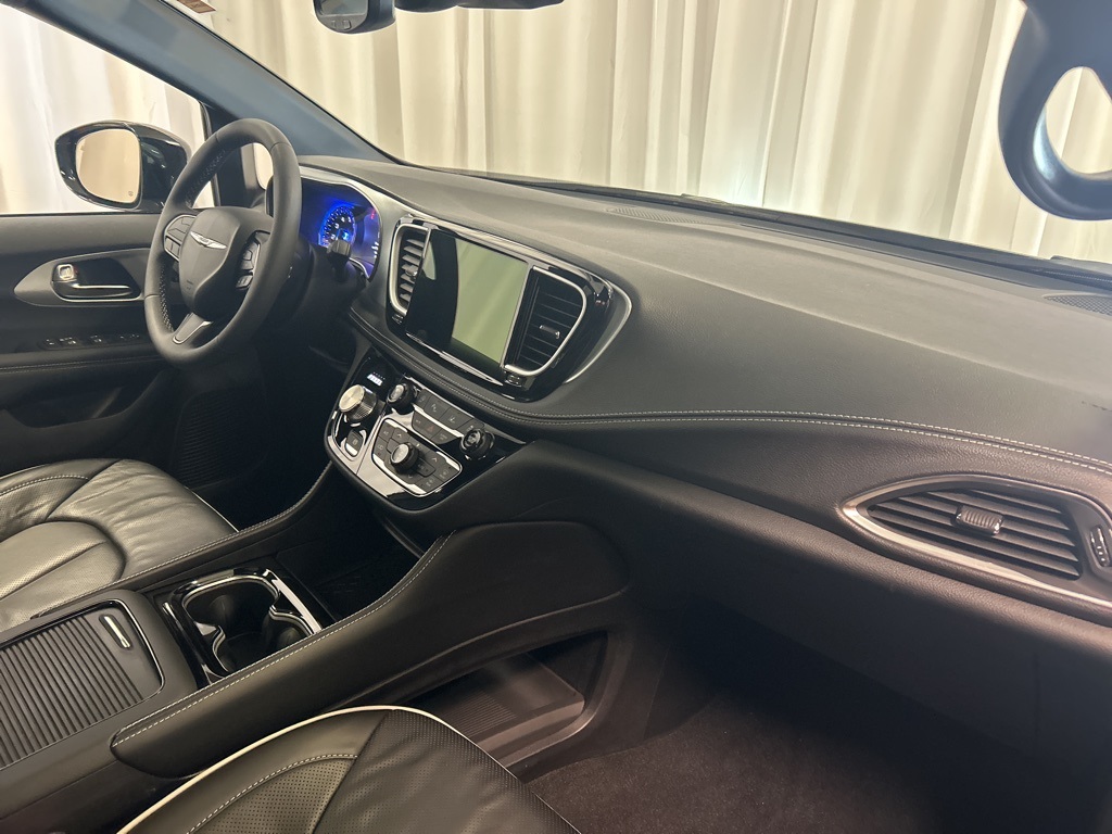 used 2025 Chrysler Pacifica car, priced at $39,387