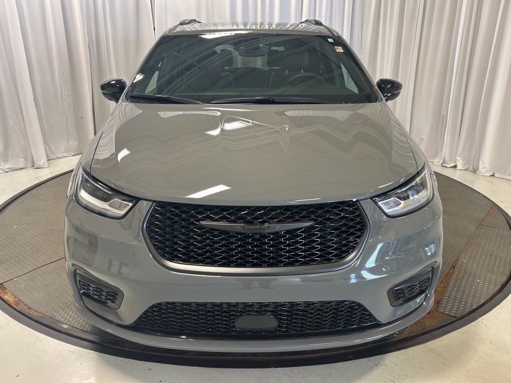 used 2025 Chrysler Pacifica car, priced at $39,387