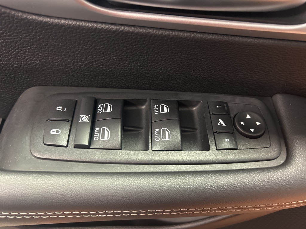 used 2025 Chrysler Pacifica car, priced at $39,387