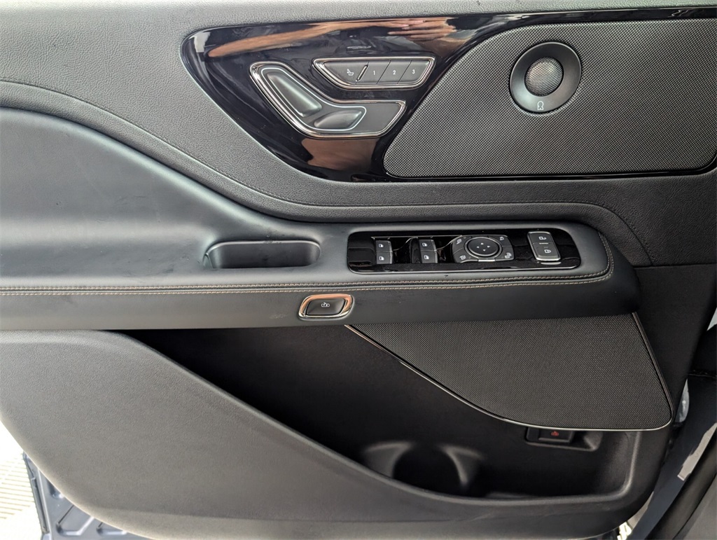 new 2025 Lincoln Aviator car, priced at $62,630