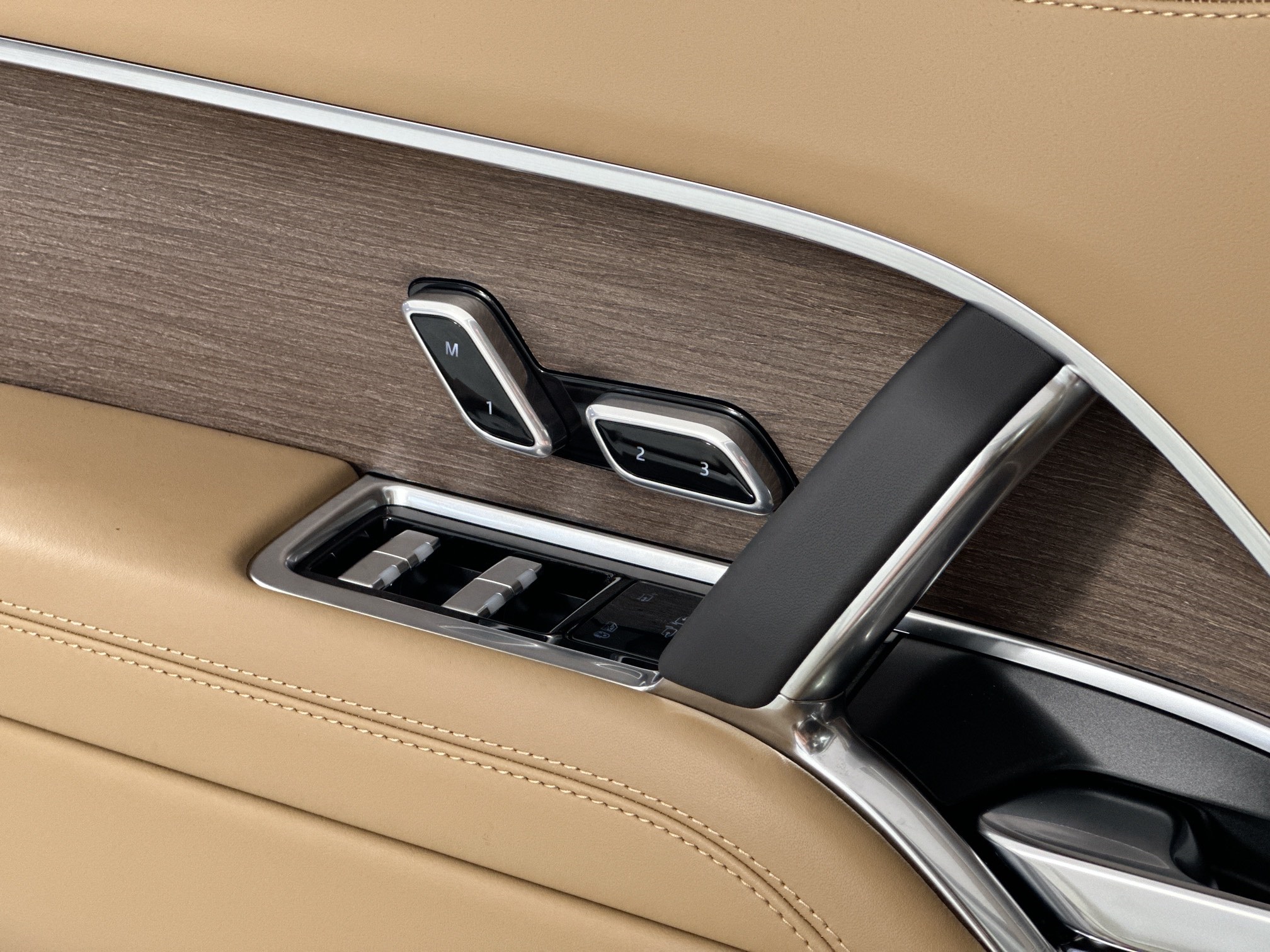 new 2025 Land Rover Range Rover car, priced at $122,765
