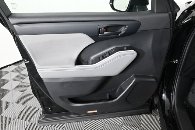 used 2023 Toyota Highlander car, priced at $29,891