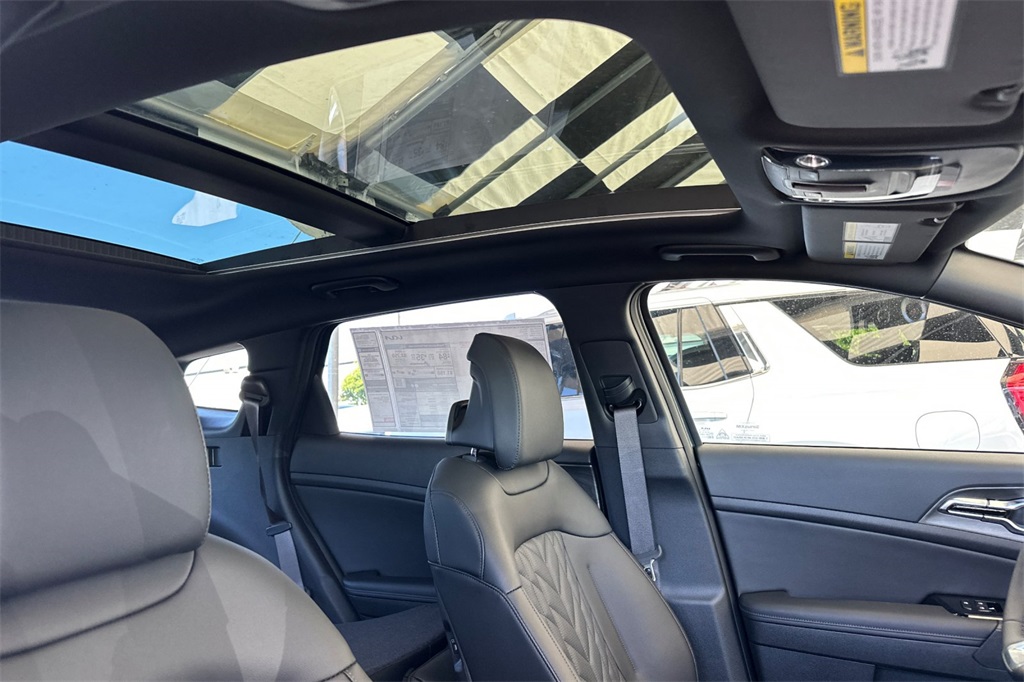 new 2025 Kia Sportage Plug-In Hybrid car, priced at $45,980