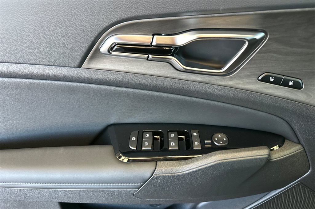 new 2025 Kia Sportage Plug-In Hybrid car, priced at $45,980