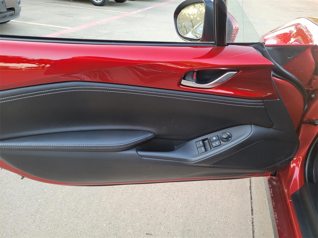 new 2025 Mazda MX-5 Miata RF car, priced at $38,643